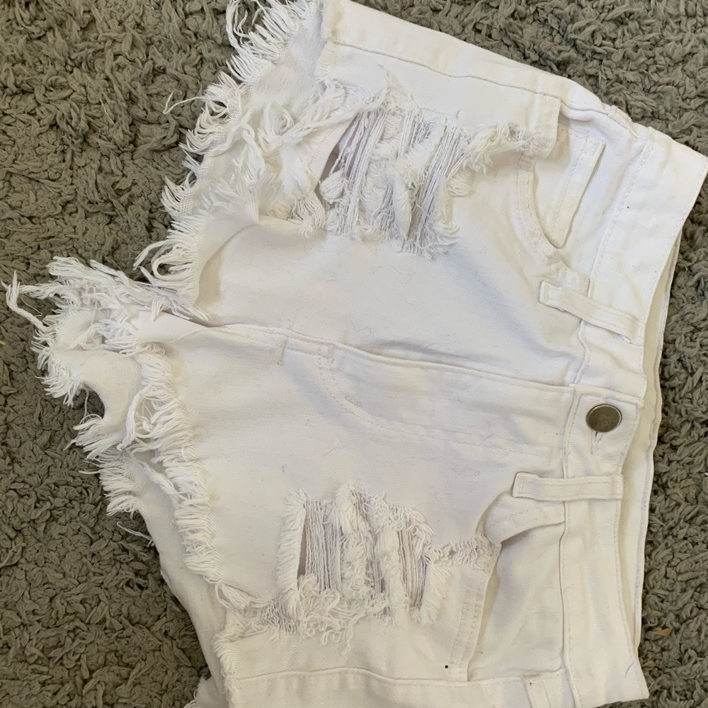 White distressed jean shorts S